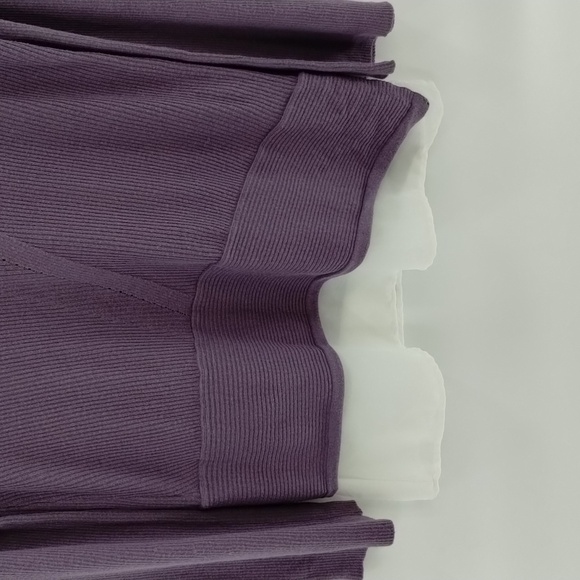 Simply Vera Vera Wang faux double blouse size small purple w white long sleeve - Picture 3 of 8